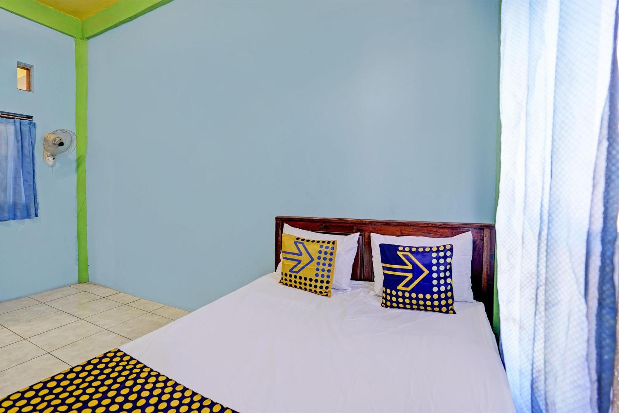 Oyo Life 93037 Nova Jaya Homestay Syariah Lamongan Bagian luar foto