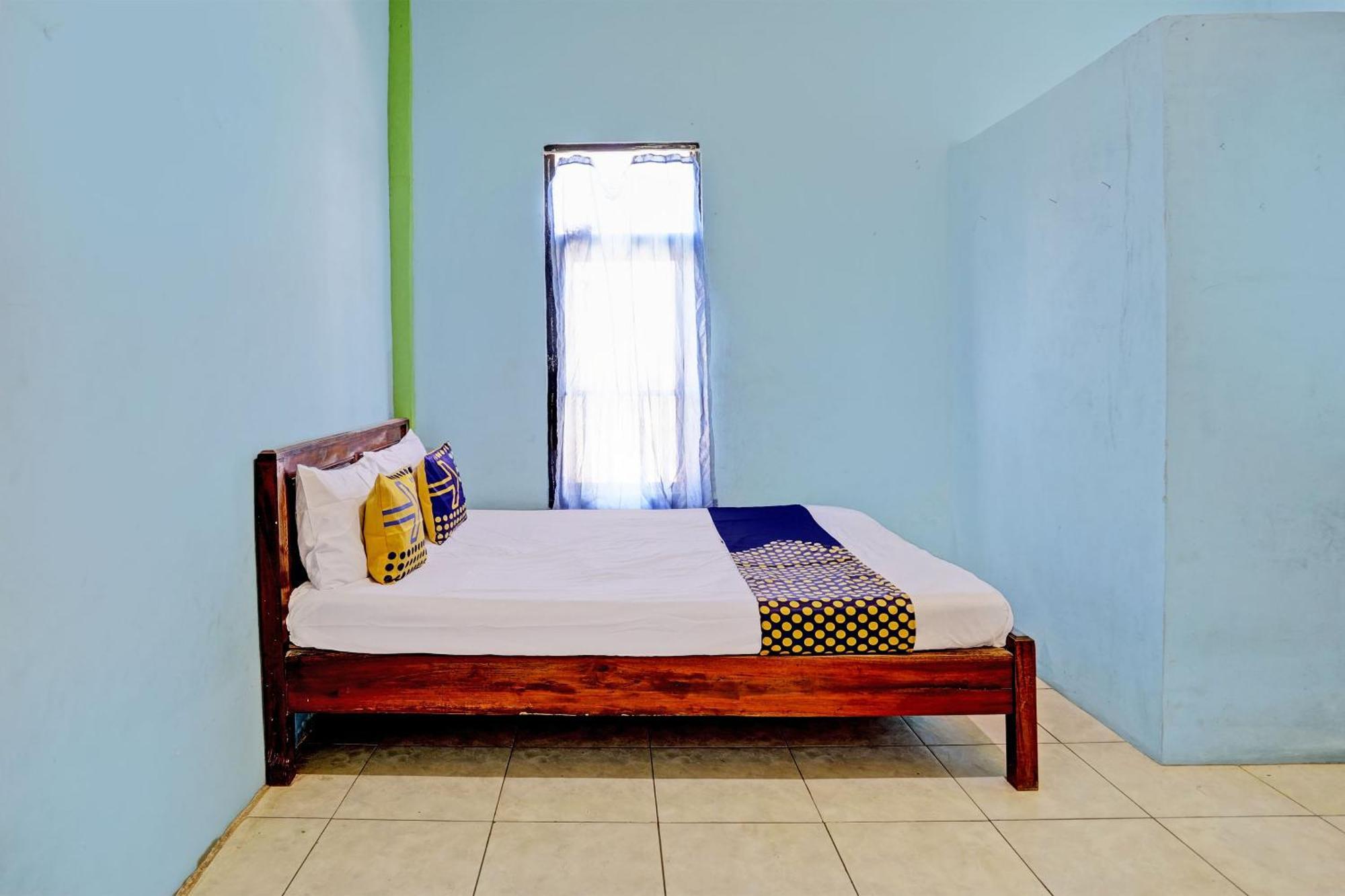 Oyo Life 93037 Nova Jaya Homestay Syariah Lamongan Bagian luar foto