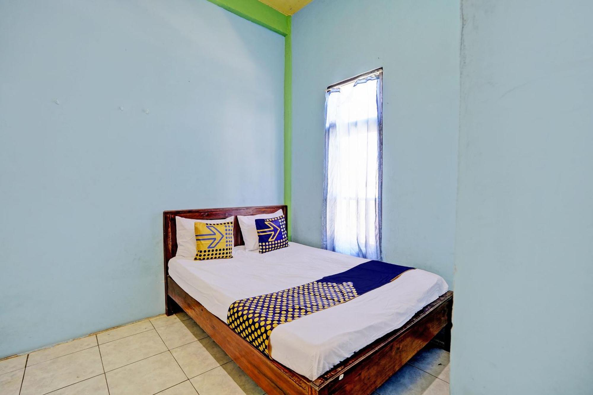 Oyo Life 93037 Nova Jaya Homestay Syariah Lamongan Bagian luar foto